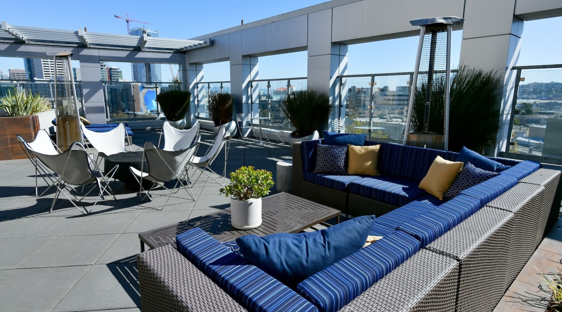Luxury San Francisco Apartments outside patio area